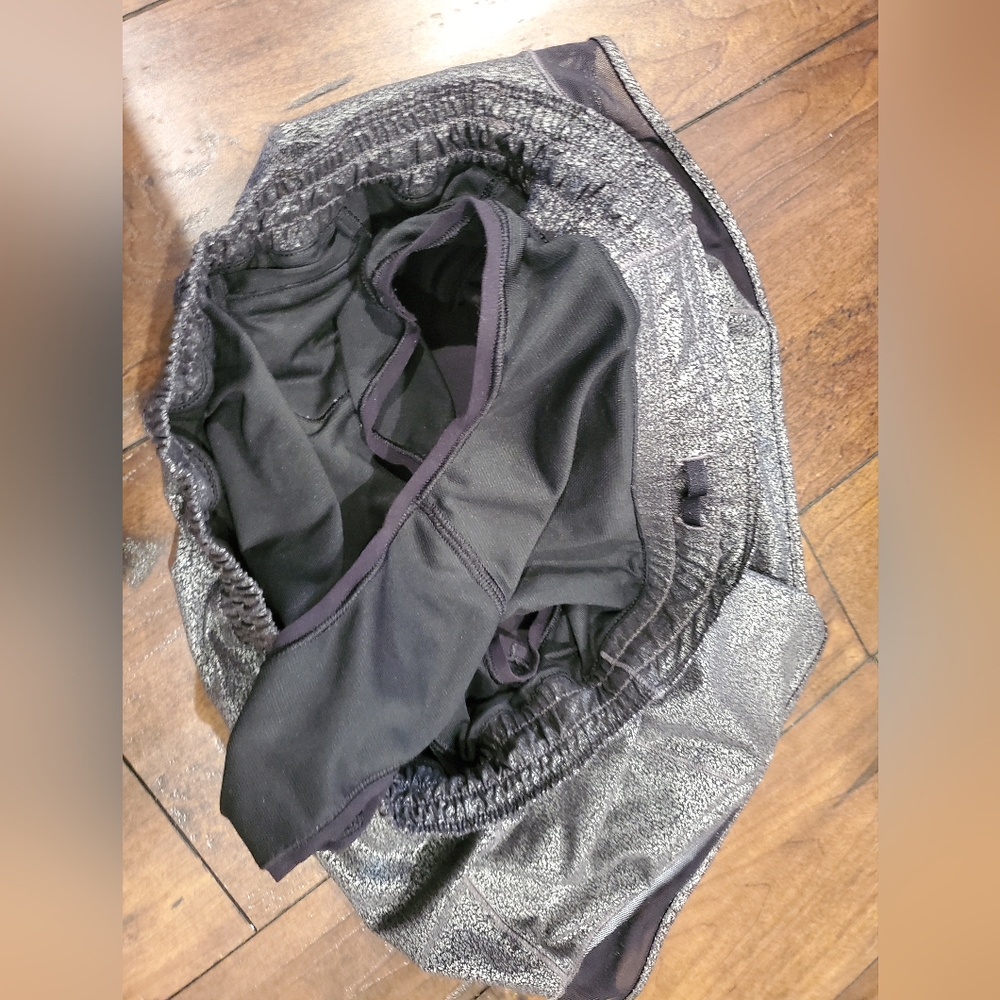 Lululemon Silver Metallic Hotty Hot Shorts II -   4 inch  - Size 10 - Picture 9 of 12
